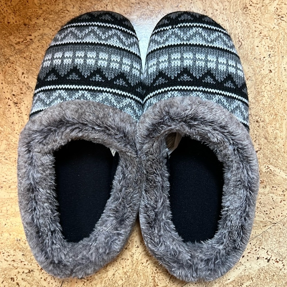 Dearfoams Loritta memory foam slippers Medium 7-8